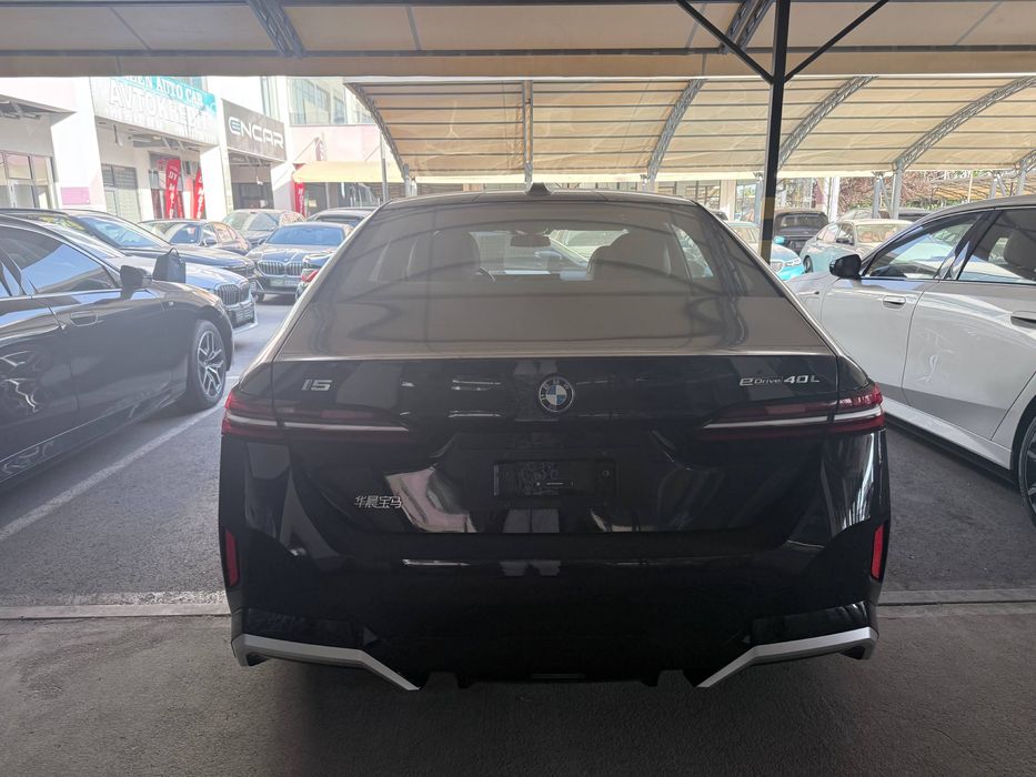BMW i5 40L M paket 2025 yil dop opsiya bor