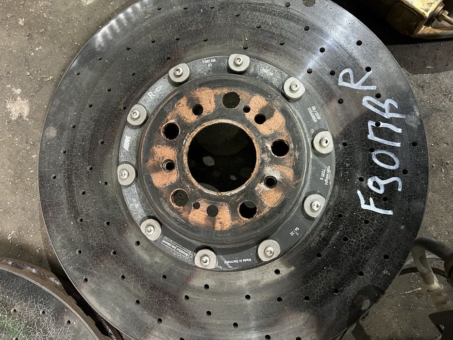 Керамични спирачки бмв М5 Ф90 ( ceramic brakes bmw M5F90 )