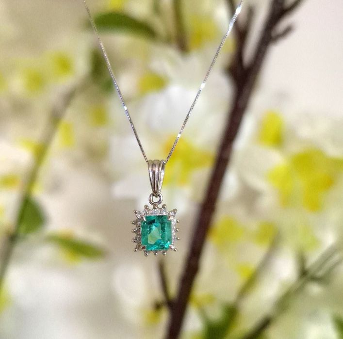 Colier superb cu smarald natural si diamante naturale