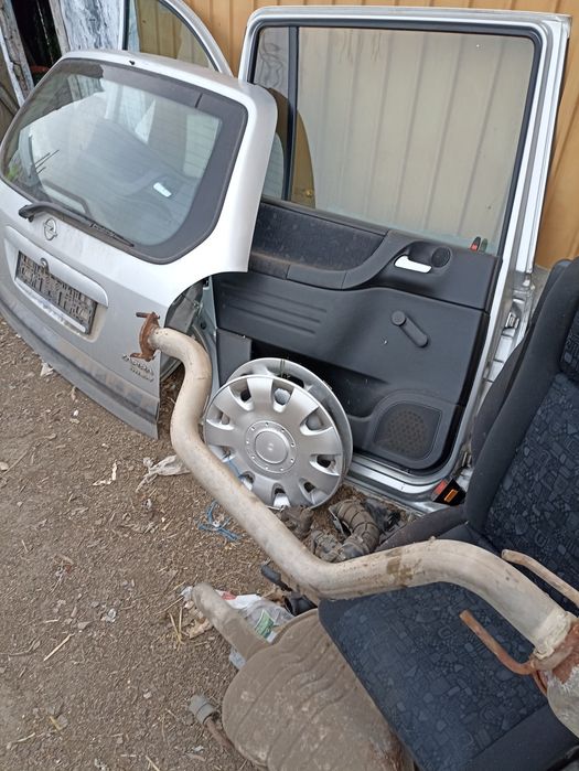 Vand piese pentru Opel Zafira