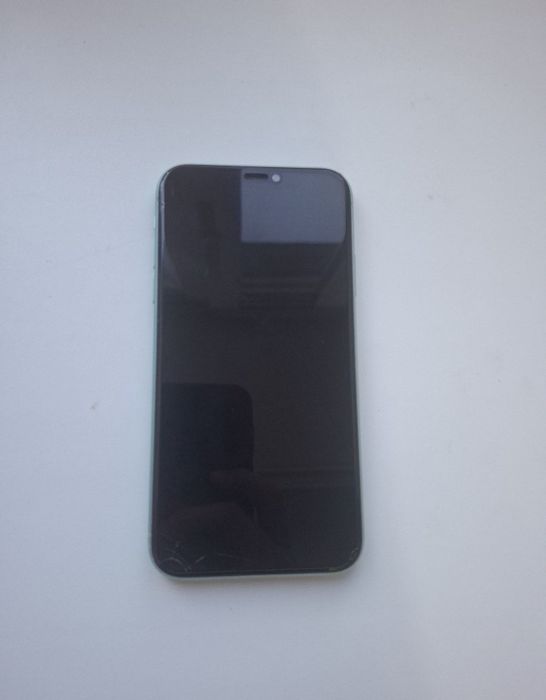 Продам Iphone 11