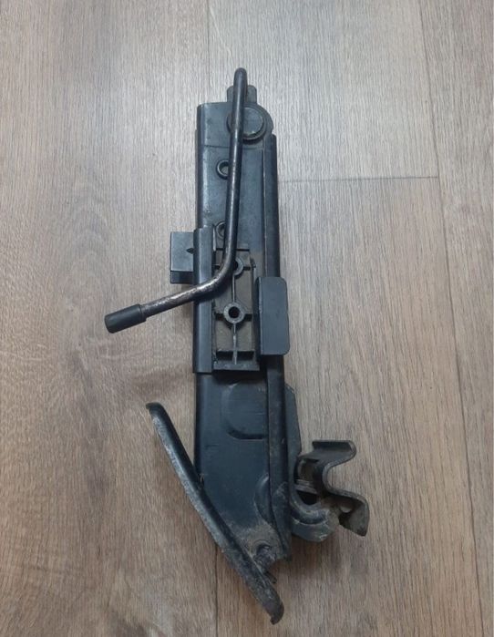 Продам оригинальный домкрат!