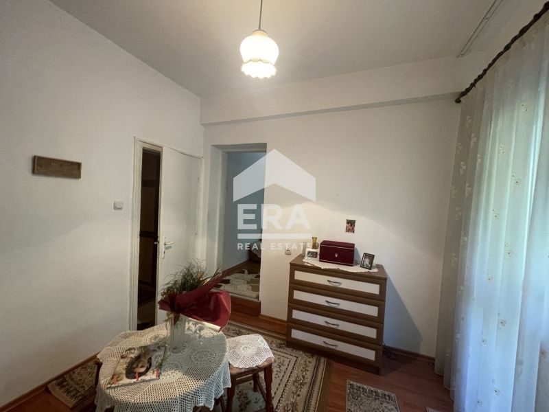 Продава се Тристаен апартамент в Кърджали, Център - 105 кв.м за 1096 €/кв.м - Снимка #11