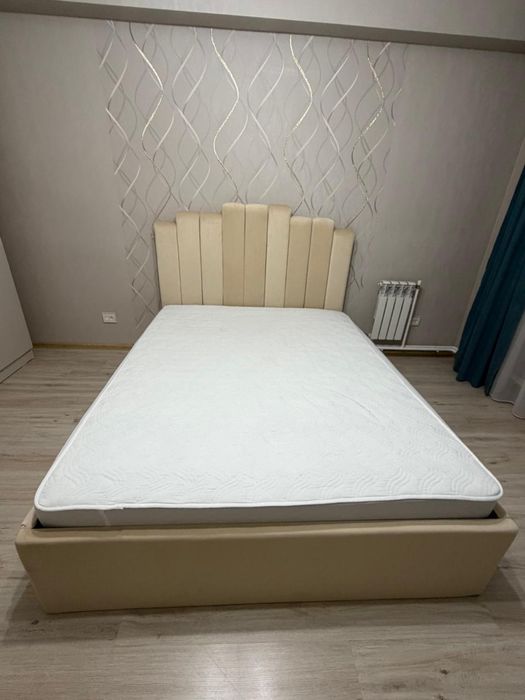 Двухспальная кровать
