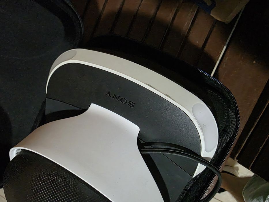 Vând cutie+ochelari VR +Camere pentru PlayStation