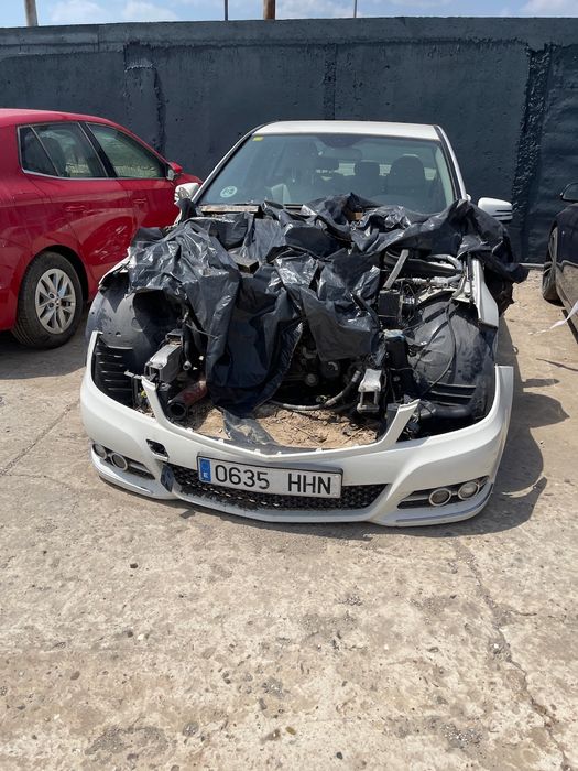 Dezmembrez Mercedes-Benz W204 2011 Diesel 170Cp