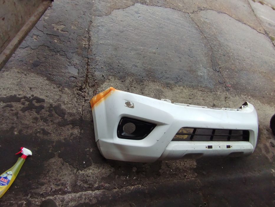 Предна броня за Nissan Navara