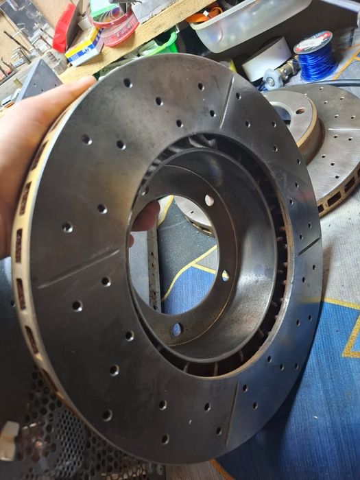 Тормозной диск от Лексуса