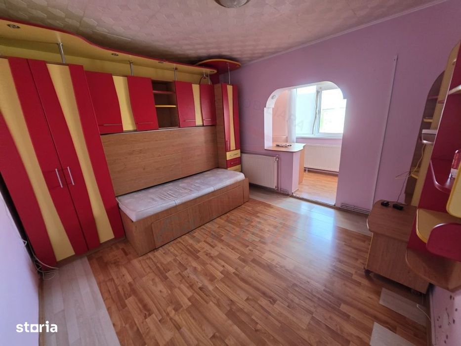 Vanzare apartament 3 camere, IREG, 74mp, 72.000 EURO, etaj 4
