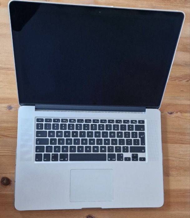 Macbook pro 15” i7