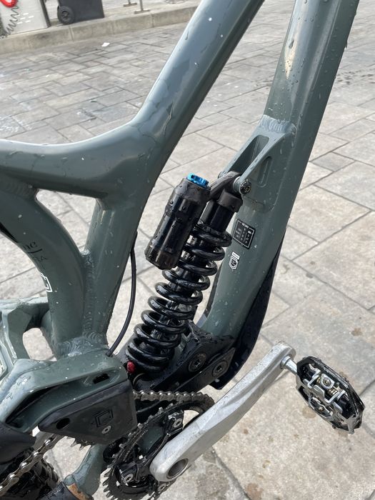 vand bicicleta full suspension commencal supreme dh v4 2022