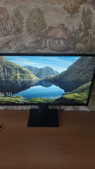 Монитор DELL E2720HS в хорошем состоянии