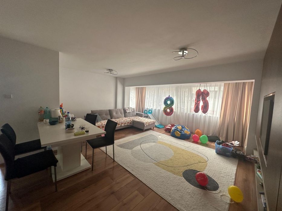 Apartament 4 camere - str. Babadag