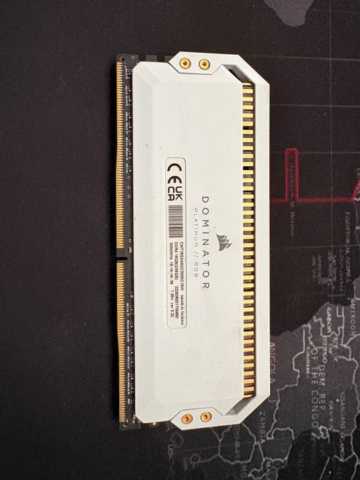 Оперативная память Corsair Dominator Platinum RGB 8GB DDR4 3200MHz
