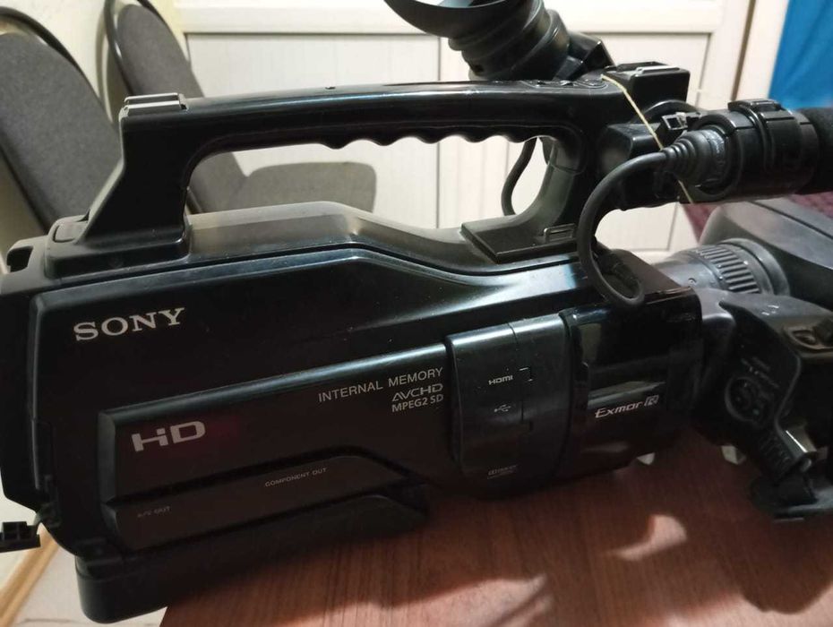 Продается Камера Soni hd 1500. В комплекте батерейка и сумка.  Б/у