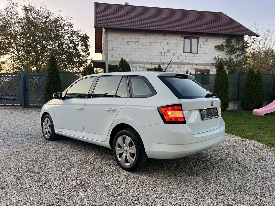 SKODA Fabia 2015 — imagine 3