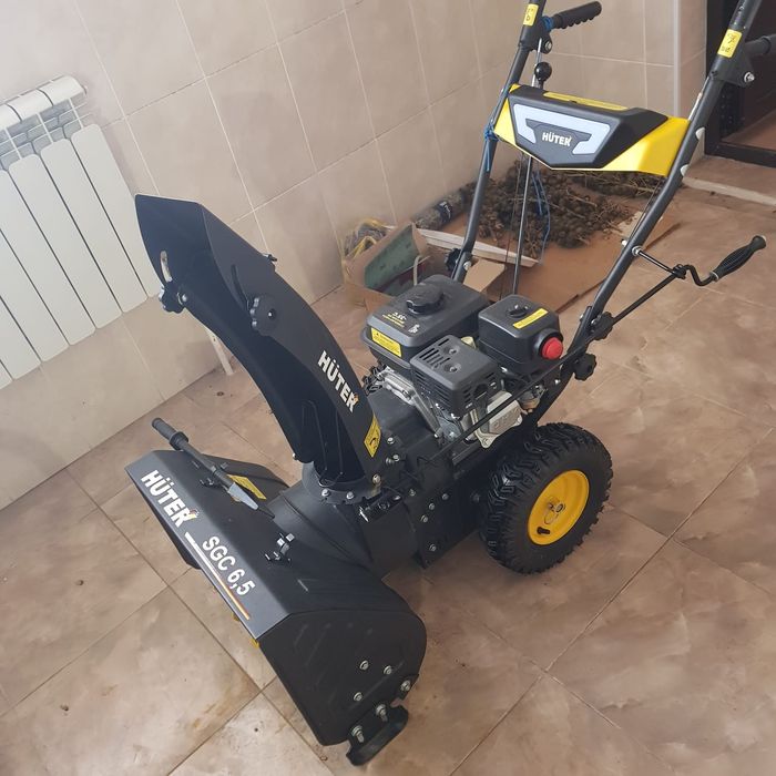 Продам снегоуборщик Huter