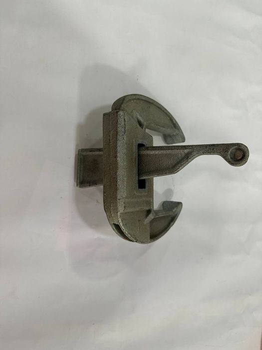 Замок клиновой