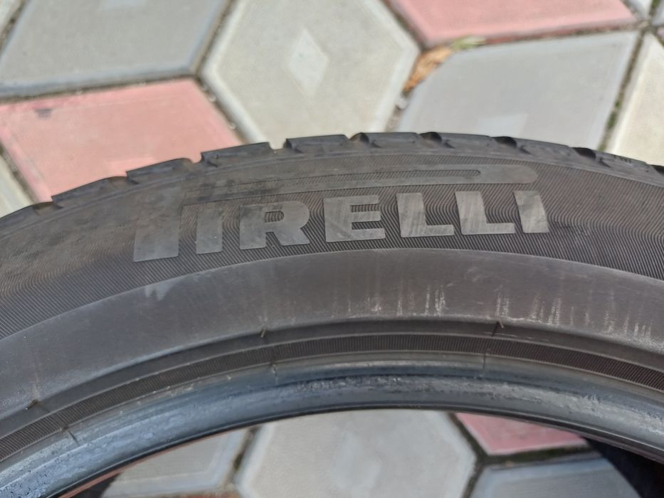 Vand 4 anvelope de iarna 255 45 r19 PIRELLI  din 2020