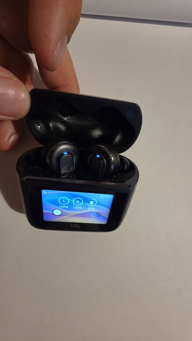 Продавам слушалки JBL