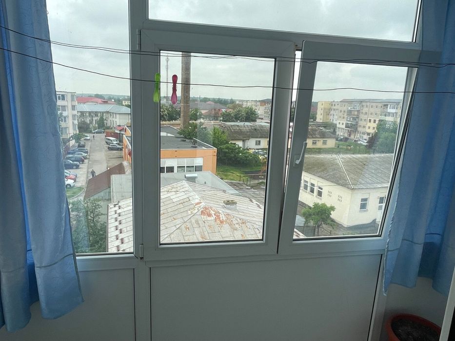 Vand apartament cu 2 camere