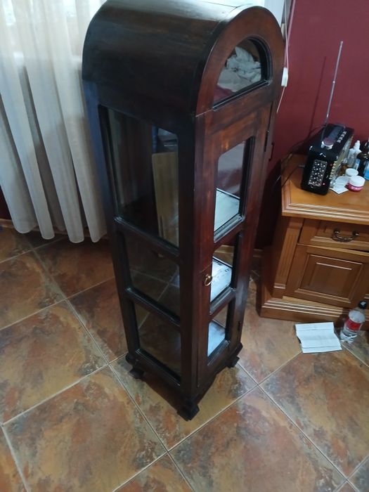 Витрина от дърво, произведена в Тайлан абсолютно запазена,