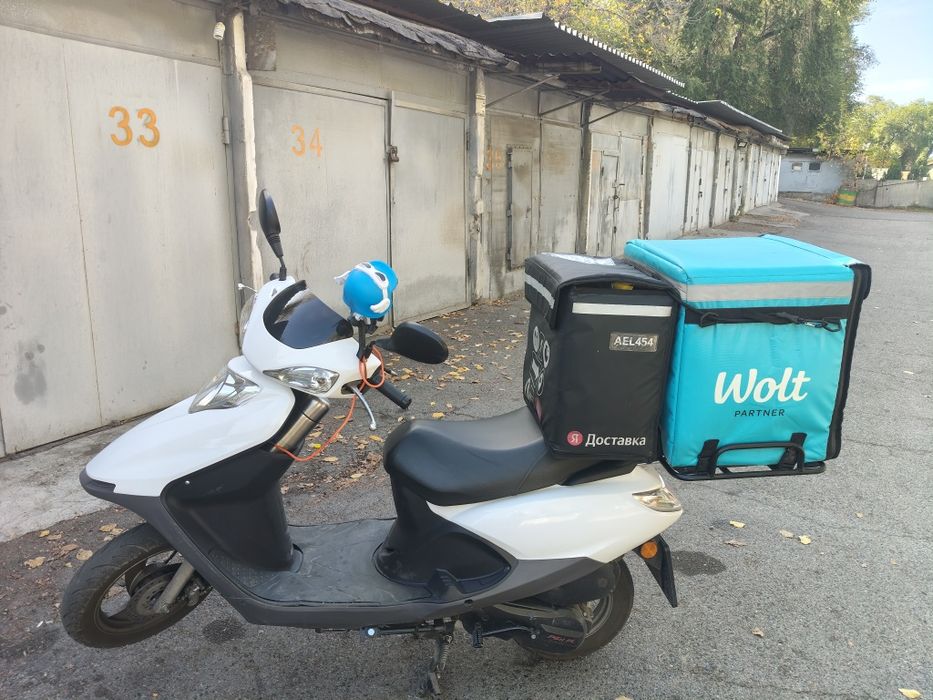 Скутер Honda 125 кубов