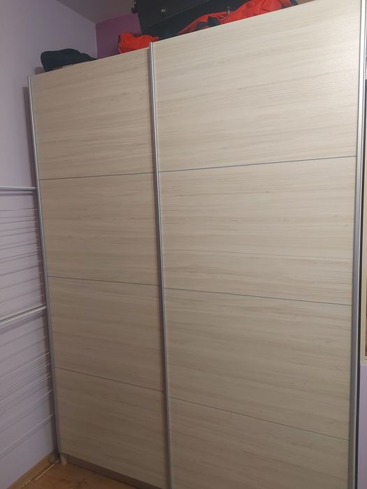 Запазени. Мебели за детска стая в нежно лилав (само гардероб -250лв)