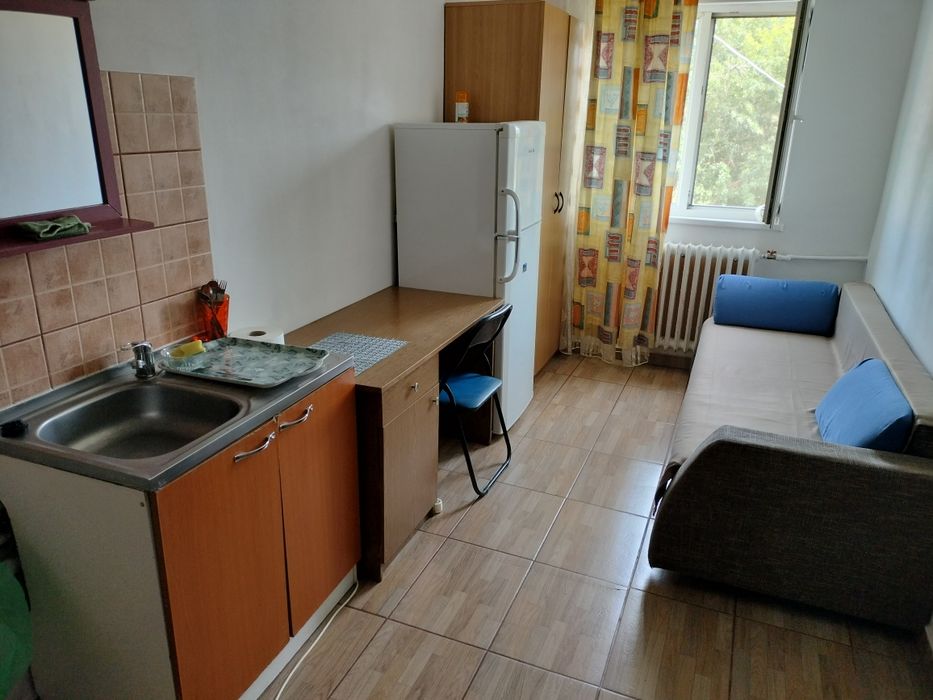 Ofer spre închiriere  garsoniera