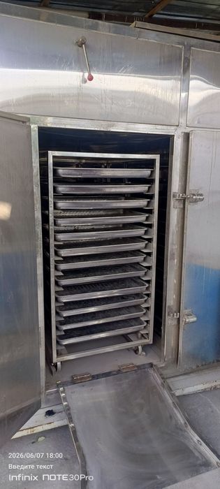 Meva va sabzavotlar uchun sanoat quritgich (sushilka) sotiladi.