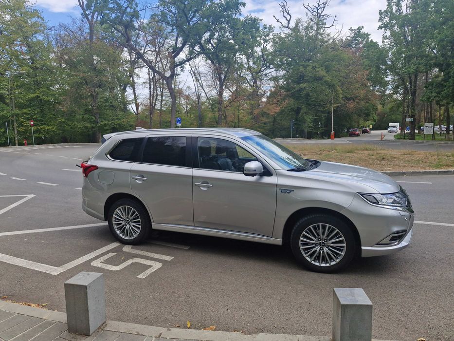Vinzare Auroturism Mitsubishi Outlander