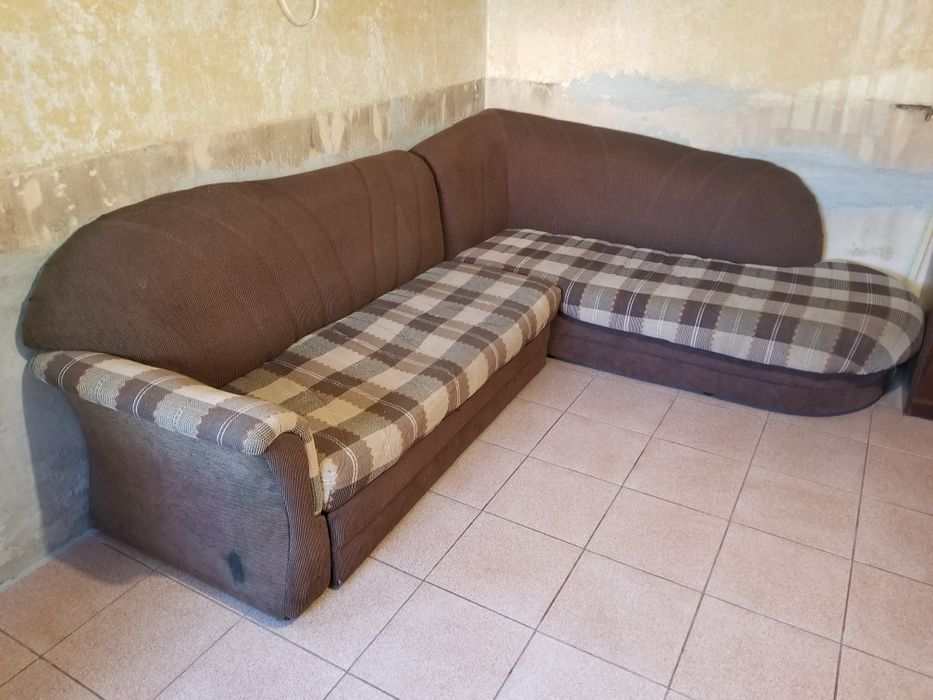 Продавам ъглов Диван.