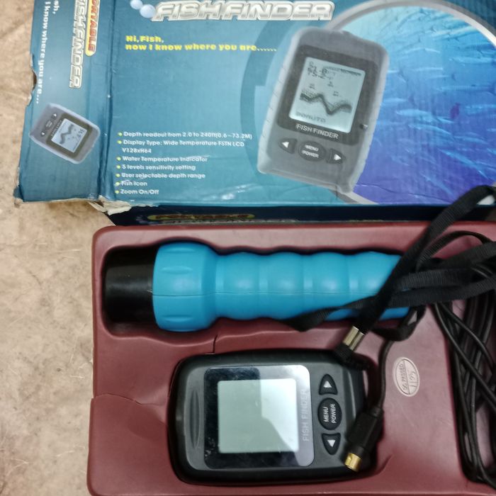 Эхолот для рыбалки продам срочно.