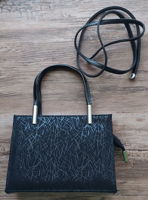 Черна клъч чанта