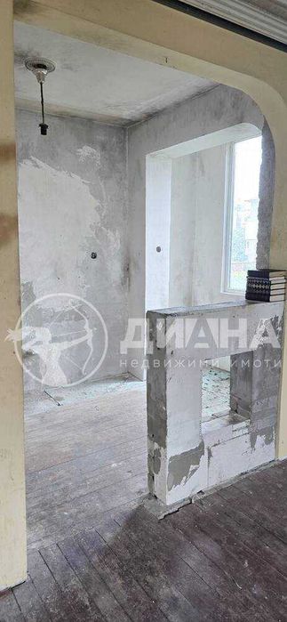 Продава се Тристаен апартамент в Пловдив, Младежки Хълм - 100 кв.м за 1850 €/кв.м - Снимка #7