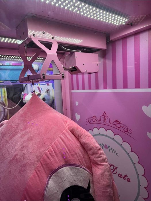 Vand jocuri distractive.Arcade ,Crane Machine.