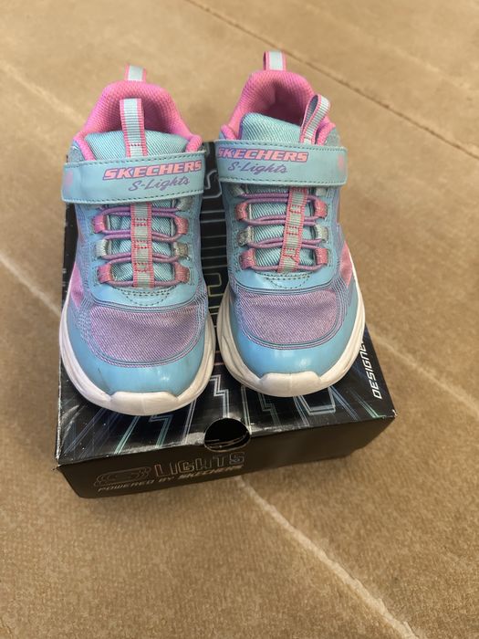 Маратонки Scechers, боти Primigi