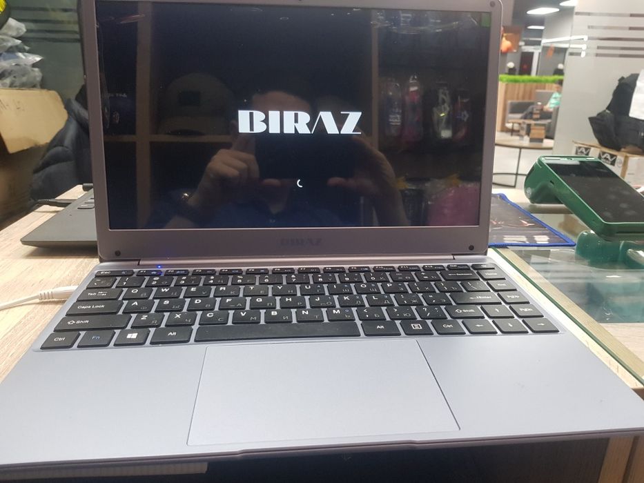 Продам срочно ноутбук Biraz,
