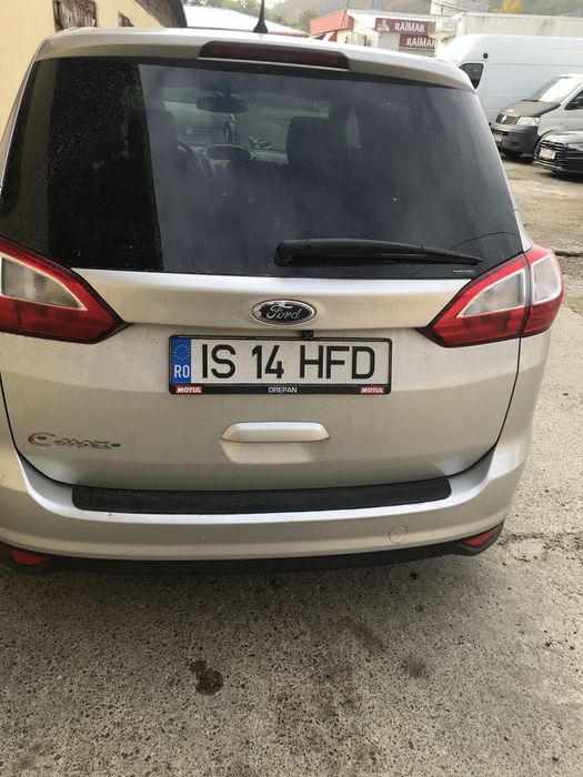 Vand Ford Grand C max 2011 ,5locuri. Proprietar,fiscal pe loc.Masina nu are martori aprinsi,revizii la timp,clima functionala.