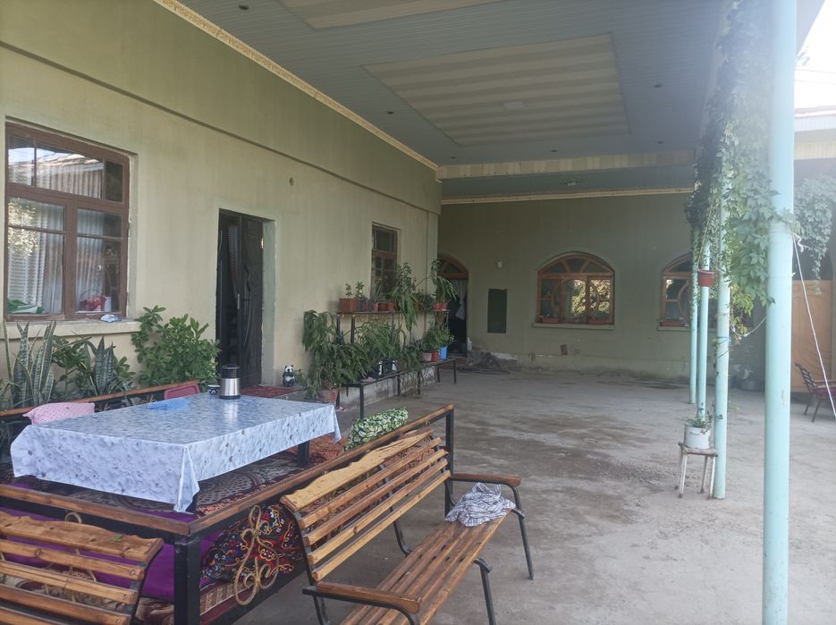 Uy sotiladi  Дом продается