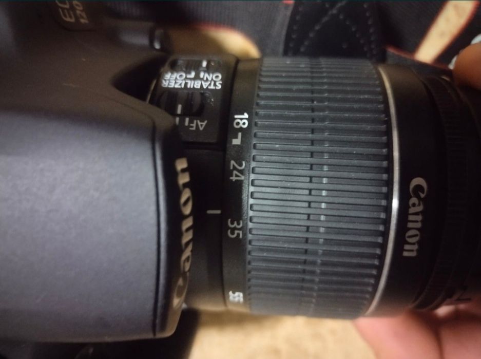 Продам зеркальный фотоаппарат