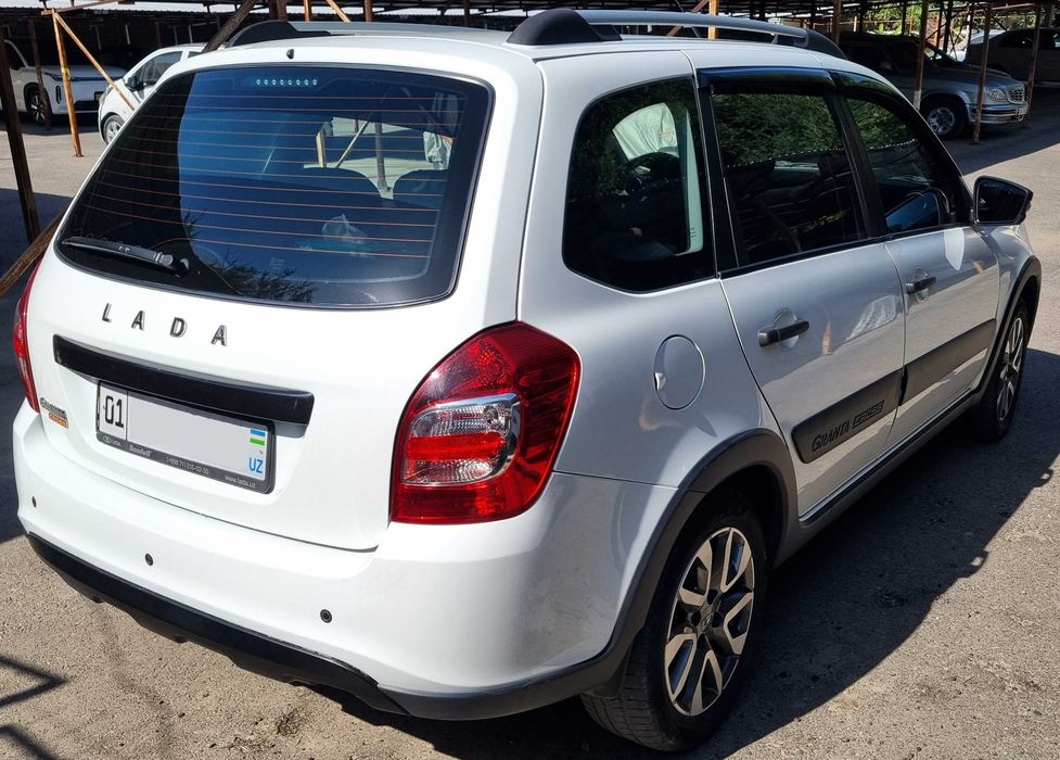 Lada Granta FL Кросс 2019. Пробег 64000