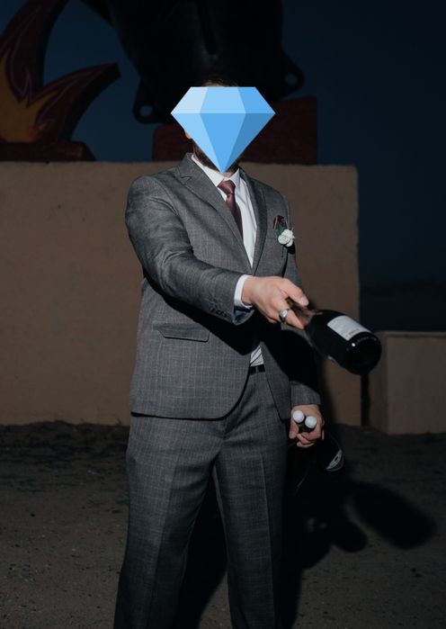 Продам костюм 56 размера