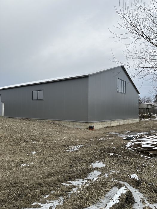 Hala de vanzare strada Abator Pascani