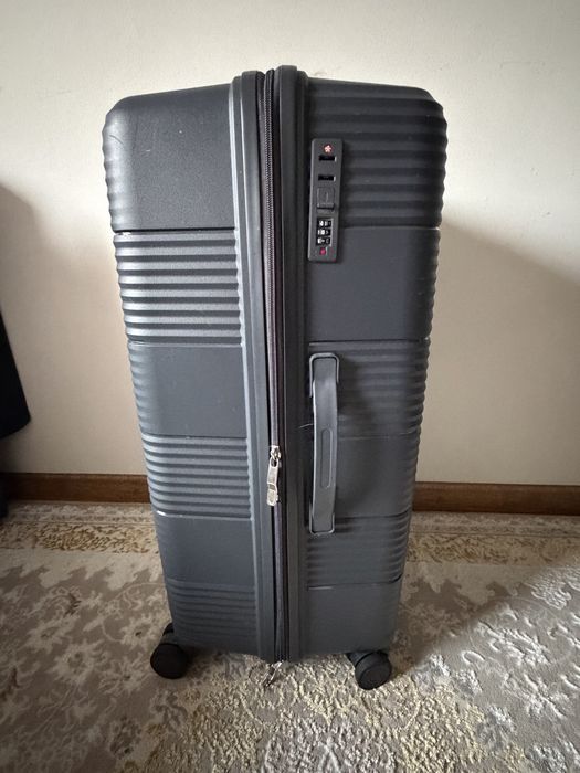 Продам чемодан L-размер