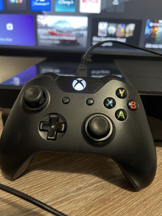 Xbox One + Controller
