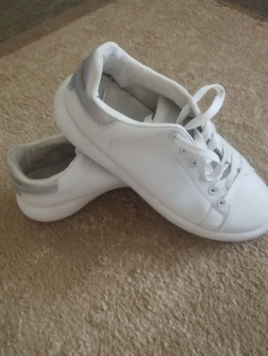 Женская обувь в хорошем состоянии