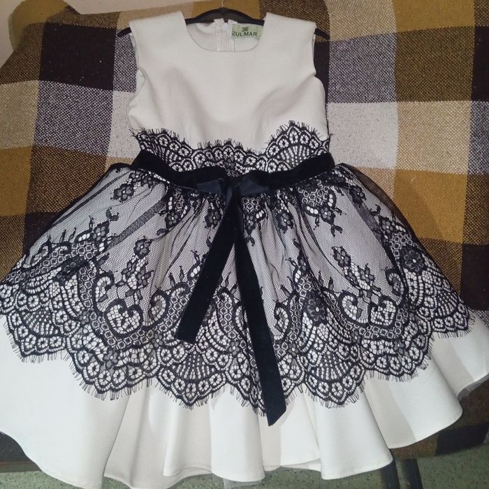 Продается нарядное платье для вашей принцессы