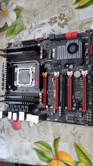 Placa de baza asus rampage IV extreme + i7 3930k + 32gb ram