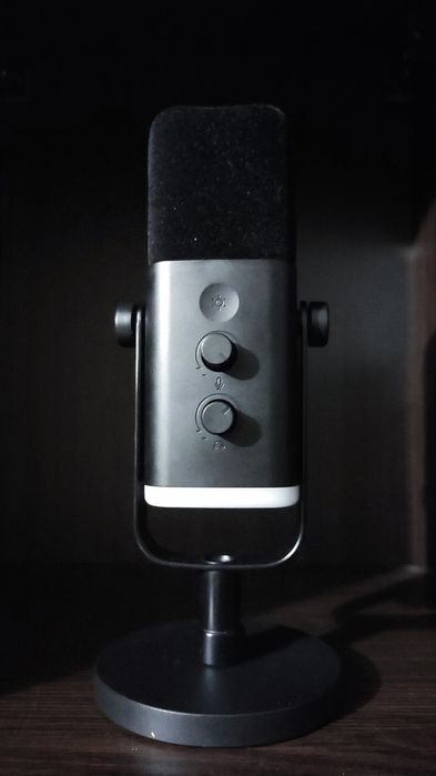 Продаю микрофон Fifine AM8